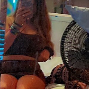 Meet your Posher, Alivia